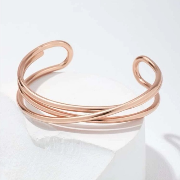 🆕 Rose Gold Cuff Bangle Bracelet…NEW!!!! - Picture 5 of 6